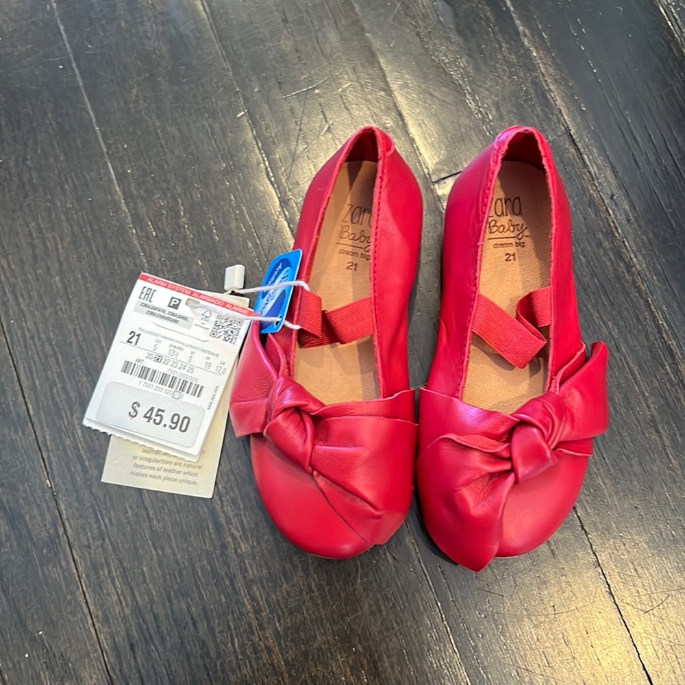 NWT Zara girls red leather look ballet shoes with bow size 21 (us 5)